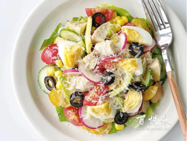 蒜香雞胸肉雞蛋沙拉,夏日必備,減肥健身人士最愛了